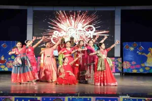 Ranchi News: सरला बिरला पब्लिक स्कूल में दीपावली और छठ की छटा से दमका परिसर