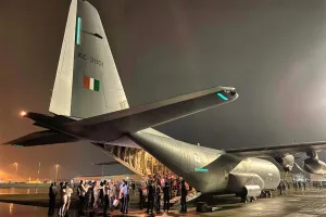 भारत की हवाई ताकत मैदान में! श्रीलंका में एयरलिफ्ट मिशन ‘ऑपरेशन सागर बंधु’ एक्टिव