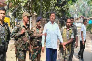 लातेहार में 65 हजार की रिश्वत लेते प्रधान सहायक रंगे हाथ गिरफ्तार