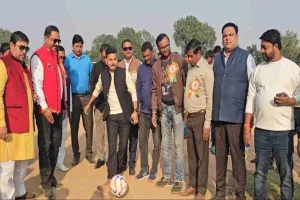 डोमचांच में अंतर जिला फुटबॉल टूर्नामेंट का शुभारंभ, बोकारो ने हजारीबाग को 2-0 से हराया