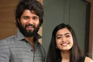 विजय देवरकोंडा ने सबके सामने अभिनेत्री रश्मिका मंदाना पर लुटाया प्यार, वायरल हुआ रोमांटिक वीडियो