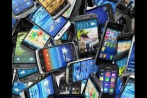 गिरिडीह पुलिस ने 313 चोरी और गुम मोबाइल उनके मालिकों को लौटाए