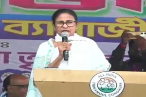 ममता बनर्जी का एसआईआर विरोध: घुसपैठियों को बचाने का आरोप तेज