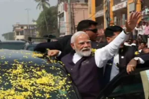 प्रधानमंत्री मोदी उडुपी पहुंचे, रोड शो शुरू, गीतोत्सव कार्यक्रम में होंगे शामिल