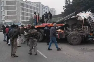 पूर्वी सिंहभूम में भीषण सड़क हादसा, ट्रेलर पलटने से चालक की मौत