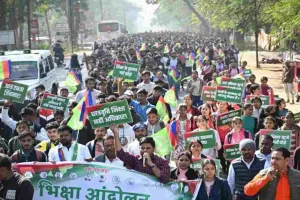 आजसू छात्र संघ का आंदोलन: गांधी मैदान से उपायुक्त कार्यालय तक छात्रों का पैदल मार्च