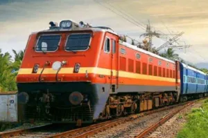 रेल ट्रैक पर हाथियों की मौजूदगी, टाटानगर रूट की मेमू–पैसेंजर ट्रेनें रद्द