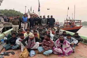 भारतीय जलसीमा में अवैध शिकार, 35 बांग्लादेशी मछुआरे हिरासत में