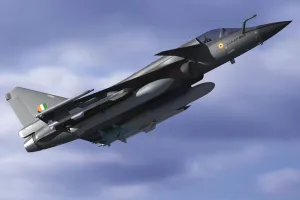 IAF Tejas 2025 Crash: नेटवर्क-केंद्रित युद्ध के दौर में तेजस की ताकत और भविष्य की रूपरेखा