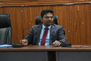 Dumka News : बासुकीनाथ मंदिर विकास को लेकर उपायुक्त ने की महत्वपूर्ण समीक्षा बैठक