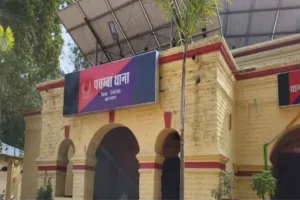 Giridih News : पचम्बा में मामूली विवाद के बाद पंच की बैठक में भिड़े दो पक्ष, जमकर हुई ईंट-पत्थरबाजी