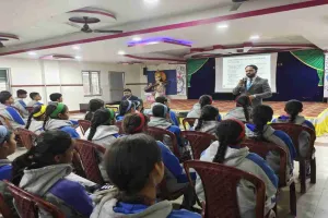 Koderma News : मॉडर्न पब्लिक स्कूल झुमरी तिलैया में 10वीं-12वीं के छात्रों के लिए करियर काउंसलिंग सेशन आयोजित