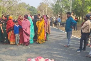 कोडरमा में 24 घंटे से लापता 13 वर्षीय बच्चे का शव झाड़ियों से बरामद, इलाके में हड़कंप