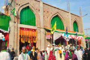 चीरुवां शरीफ में उर्स का भव्य आयोजन, दूसरे दिन जलसा संपन्न