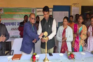 विधायक अलोक सोरेन ने दीप प्रज्वलित कर किया आपनार आतो कामी'' कार्यक्रम का शुभारंभ ‌