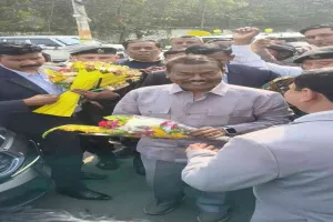 Dumka News : खूंटाबांध तालाब में वाटर बोट सेवा का शुभारंभ, विधायक बसंत सोरेन ने किया उद्घाटन