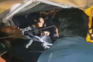 Chaibasa News : मानगो पुल के पास खड़े ट्रेलर से टेंपो की भीषण टक्कर, चालक की मौके पर मौत