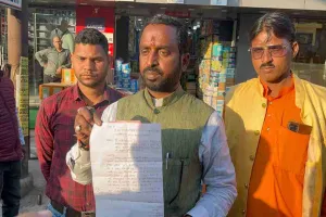 नगर निगम चुनाव में अवैध होर्डिंग हटे, मेयर प्रत्याशी ने लगाया पक्षपात का आरोप