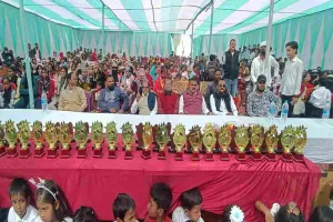 हजारीबाग में विद्यालयों के वार्षिक समारोह में बच्चों ने दिखाई सांस्कृतिक प्रतिभा