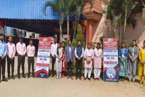 कोडरमा में ग्रिजली कॉलेज का रोजगार मेला बना आत्मनिर्भरता की मिसाल