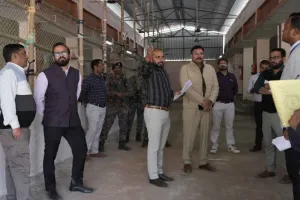 Koderma News : डिस्पैच सेंटर की तैयारियों का अधिकारियों ने किया निरीक्षण