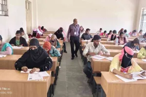 Sahebganj News : मॉडल कॉलेज राजमहल में यूजी पंचम सेमेस्टर परीक्षा का शांतिपूर्ण शुभारंभ