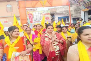 Hazaribagh News : वार्ड 22 में पार्षद प्रत्याशी मिताली रश्मि का भव्य रोड शो, सैकड़ों समर्थक हुए शामिल