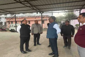 हजारीबाग में नगर निकाय चुनाव की तैयारी तेज, डिस्पैच सेंटर का डीसी ने लिया जायजा