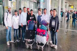 दुबई में फंसे झारखंड के 11 मजदूरों की वतन वापसी, घर लौटते ही छलकी खुशी