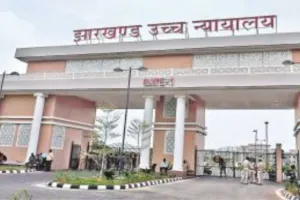 पुल टूटने के मामले में हाईकोर्ट सख्त, विभागीय सचिव को अंतिम मौका