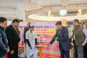 फाइलेरिया मुक्त धनबाद अभियान शुरू, उपायुक्त ने खुद खाकर की दवा की शुरुआत