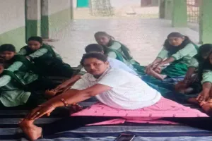 Pakur News: आयुष विभाग का योग प्रशिक्षण कार्यक्रम, 20 स्थानों पर कराया गया अभ्यास