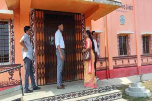 Dumka News: डीडीसी ने किया बंद पड़े पेयजलापूर्ति योजना का निरीक्षण