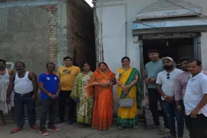 Pakur News: कैलाश नगर में जलजमाव से बढ़ी परेशानी, जनप्रतिनिधियों ने किया निरीक्षण