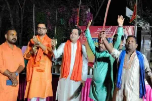 Bokaro News: रामनवमी पर लस्सी-शर्बत वितरण, उमड़ी हजारों की भीड़