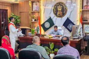 जनता दरबार में उपायुक्त ने सुनीं लोगों की समस्याएं, त्वरित समाधान का निर्देश