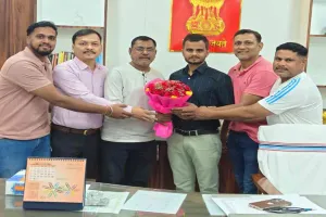 Dhanbad News: अशोक कुमार बने रेल मंडल के खेल अधिकारी, खिलाड़ियों ने किया स्वागत