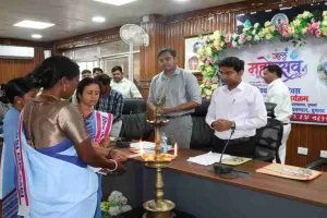 Dumka News: समाहरणालय सभागार में जल महोत्सव का जिलास्तरीय कार्यक्रम आयोजित