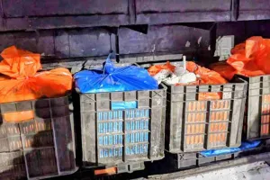 धनबाद में बड़ी कार्रवाई, बस से 1400 किलो नकली पनीर और 90 किलो नकली घी बरामद