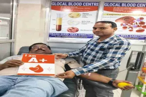 Dumka News : राजेश चौरसिया के पहल पर सुब्रतोनाथ ने रक्तदान कर बचाई मरीज की जान 