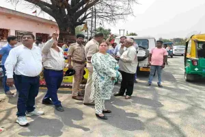 Bokaro News: उकड़ीद बारी कापरेटिव मोड़ का एनएचआइ की टीम ने किया निरीक्षण