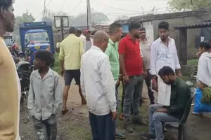 Dhanbad News: दर्दनाक सड़क हादसा, दो बाइक की टक्कर में तीन गंभीर