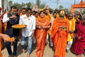 Koderma News: सलईडीह गांव में 24 घंटे के अखंड हरि कीर्तन का भव्य शुभारंभ