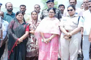 Palamu News : रामनवमी को लेकर प्रशासन अलर्ट, डीसी-एसपी ने संवेदनशील इलाकों में की बैठक