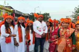 Palamu News : दुर्गा वाहिनी का भव्य पथ संचलन, शहर में निकाली गई पदयात्रा