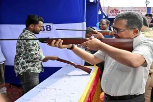 Bokaro News: सखी महोत्सव में उत्पादों की बिक्री के साथ मनोरंजन के साधन भी उपलब्ध