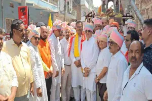 Hazaribagh News: भक्ति और उल्लास के साथ मनाई गई भगवान महावीर जयंती, भव्य शोभायात्रा बनी आकर्षण का केंद्र