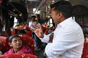 ग्राम गाड़ी योजना की जमीनी हकीकत जानने लोहरदगा पहुंचे परिवहन सचिव