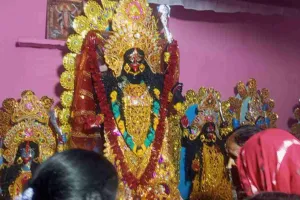 Pakur News : चैती काली पूजा की धूम, भव्य कलश यात्रा में उमड़ा जनसैलाब