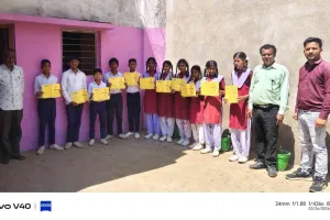 Koderma News: सत्यम शिवम सुंदरम स्कूल में पीटीएम और रिजल्ट वितरण, मेधावी छात्र-छात्राएं हुए सम्मानित